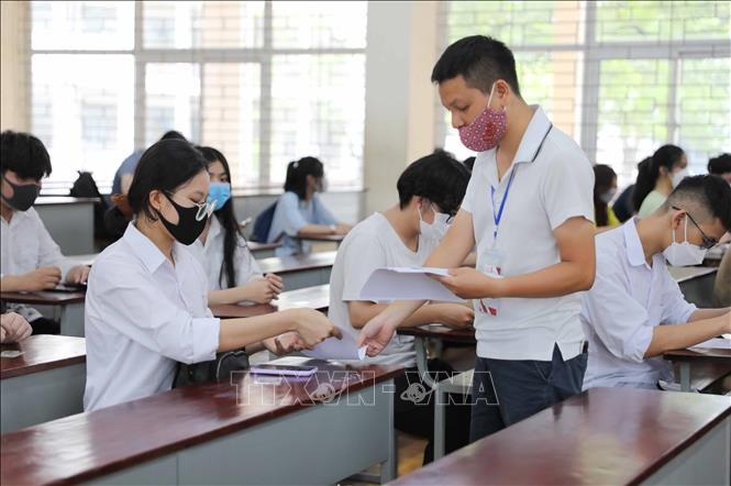 Khởi động chương trình 